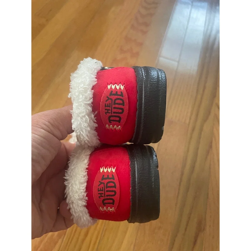 Hey Dude Wally Y Santa Claus Red Holiday Slip On Loafers Kids Size 12 45315-610